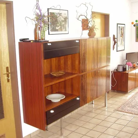 In 80-131 Apartamento *