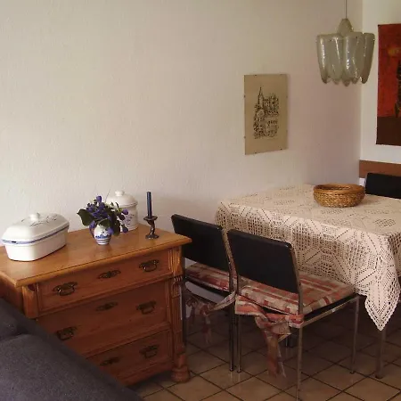 In 80-131 Apartamento *